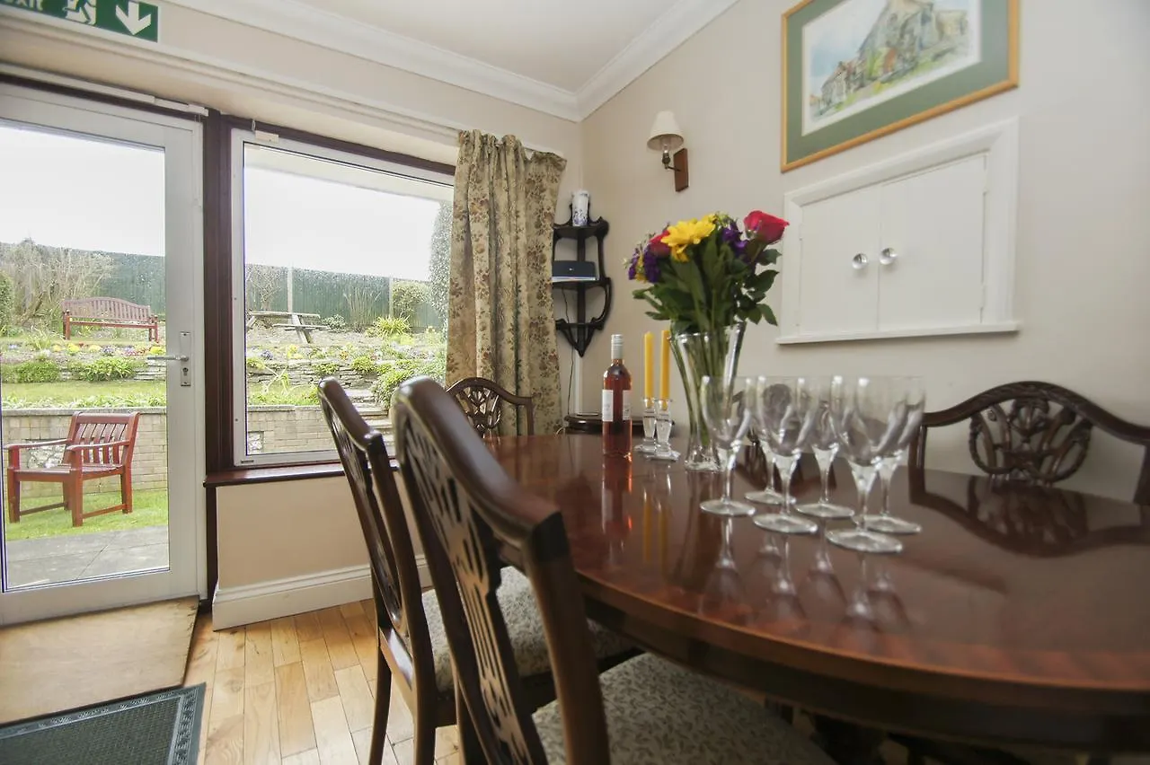 Dean Court Bungalow - Parking - By Brighton Holiday Lets
