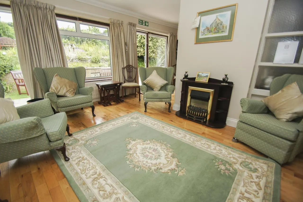 Dean Court Bungalow - Parking - By Brighton Holiday Lets